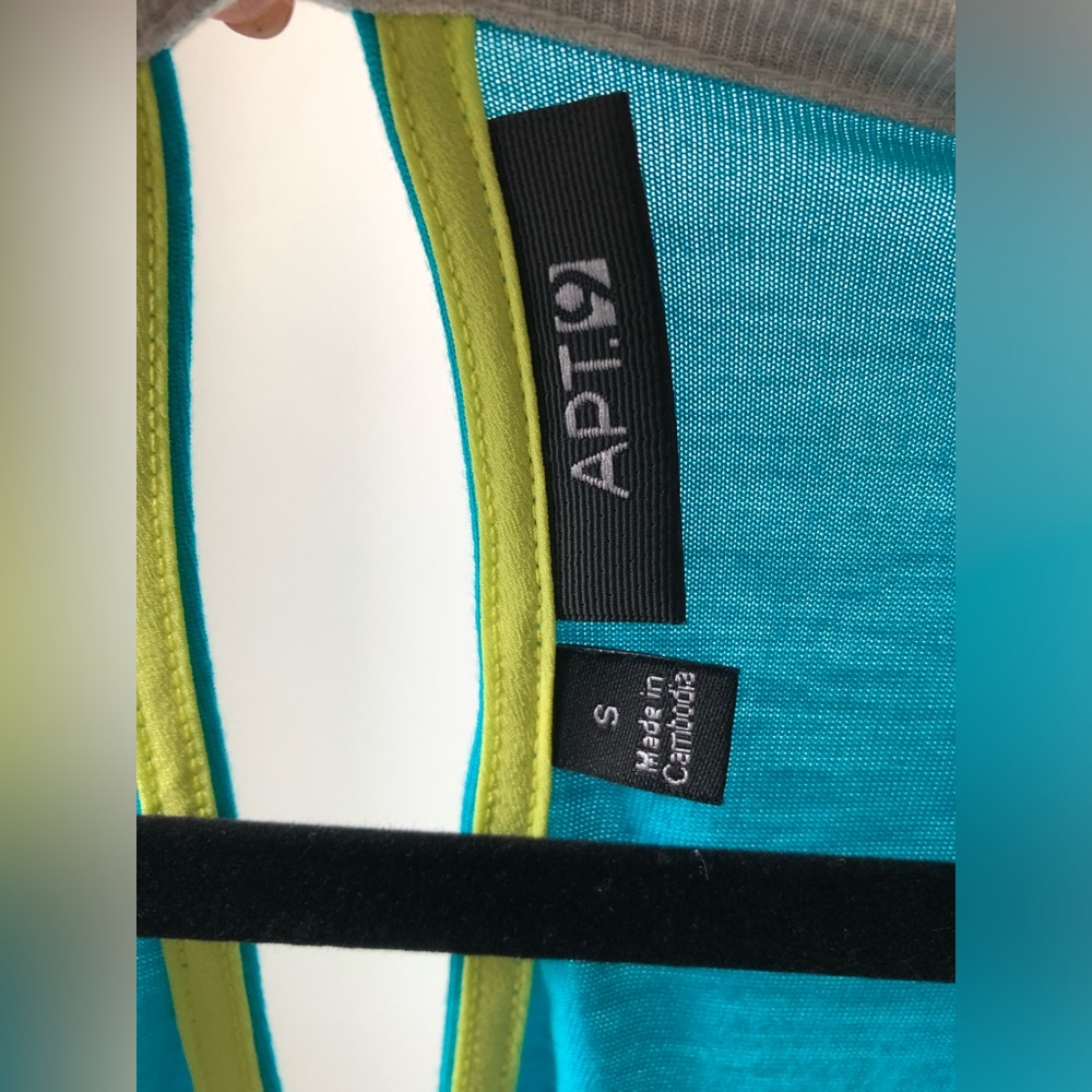 Women’s small top